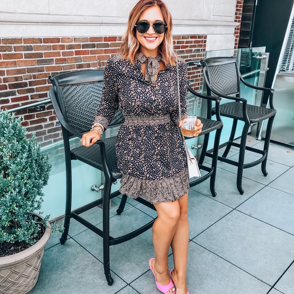 Tie neck leopard print hem dress 🖤